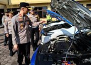 Memastikan Kesiapan Kinerja Anggota, Kapolres Cilegon Periksa Seluruh Kendaraan Dinas
