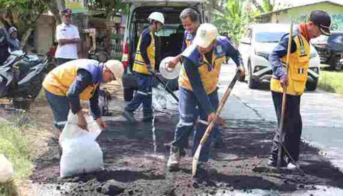 Tim URC Berani Jalan DSDABMBK Pemkab Bekasi Fokus Perbaiki Jalan Rusak dan Berlubang