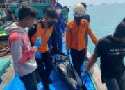 Ditpolairud Polda Banten Lakukan Evakuasi 6 Nelayan yang Meninggal di Kapal