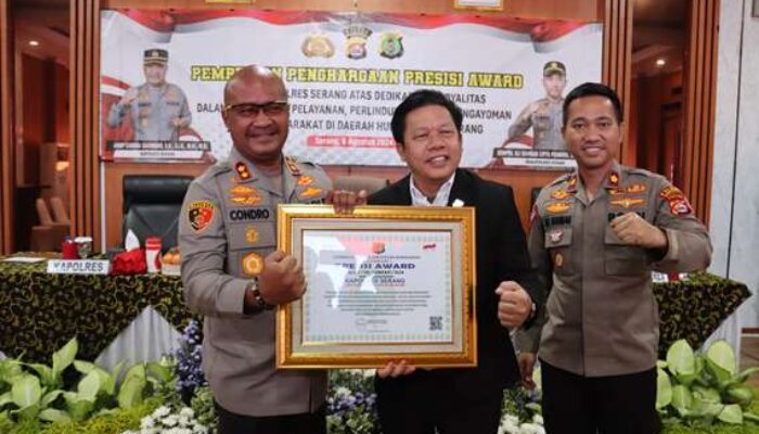 Inovasi Ngariung Iman Ngariung Aman, Kapolres Serang Banten Terima Penghargaan Presisi Awar