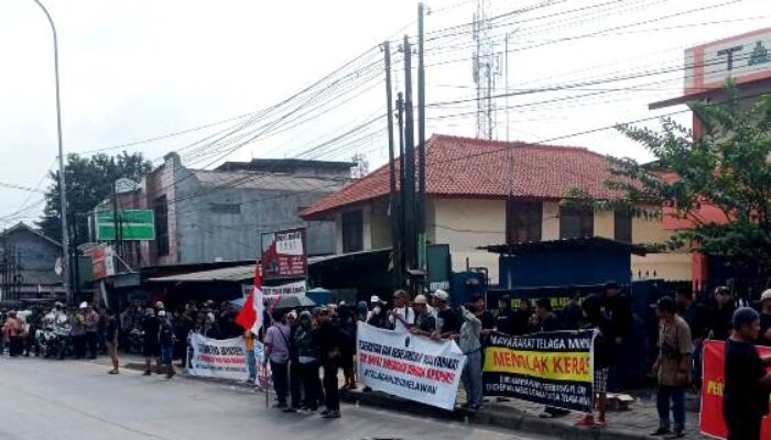 Merusak Lingkungan, Aksi Damai Konsorsium Pemuda Telagamurni Tolak PT Garuda Raja Paksi