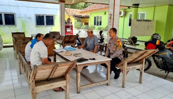 Polsek Cikarang Barat Kunjungan dan Sapa Warga di Kantor Desa Danau Indah