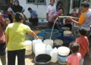 BPBD Distribusi Air Bersih Bantu Masyarakat di 9 Kecamatan