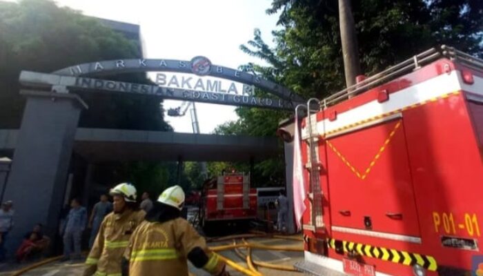 Breaking News!  Warga Dengar Suara Ledakan, Gedung Bakamla RI Terbakar