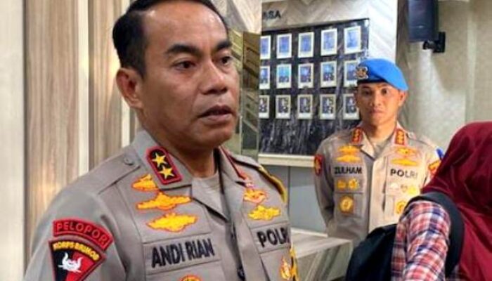 Kapolda Sulsel Irjen Pol Andi Rian R Djajadi Dimutasi, Ada apa?