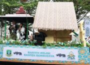 Pawai Taaruf MTQN XXX di Kaltim, Kafilah Banten Tampilkan Leuit Baduy 