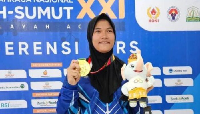 Lagi! Atlet Angkat Besi Dari Banten Pecahkan 3 Rekor Nasional, Alyamaulida Sabet Emas di PON XXI Aceh-Sumut