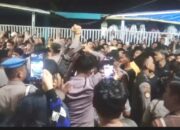 6 Santriwati Dicabuli Ustadz, Ribuan Warga Gruduk Pondok Pesantren Al-Qona’ah Karang Bahagia Bekasi