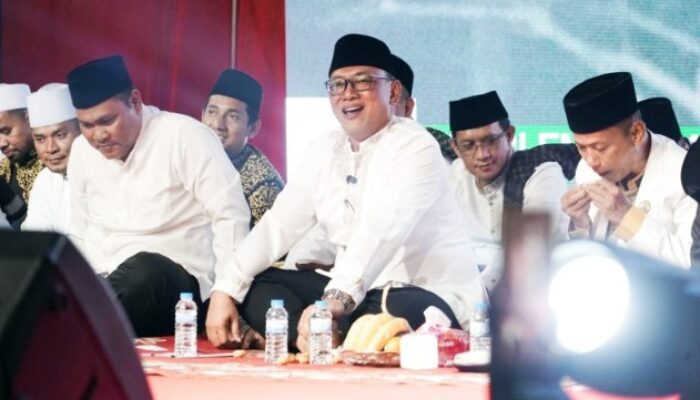Dihadiri Wali Kota Helldy, Peringatan Maulid Nabi Muhammad SAW di Alun-alun Kota Cilegon Dipadati Ribuan Warga
