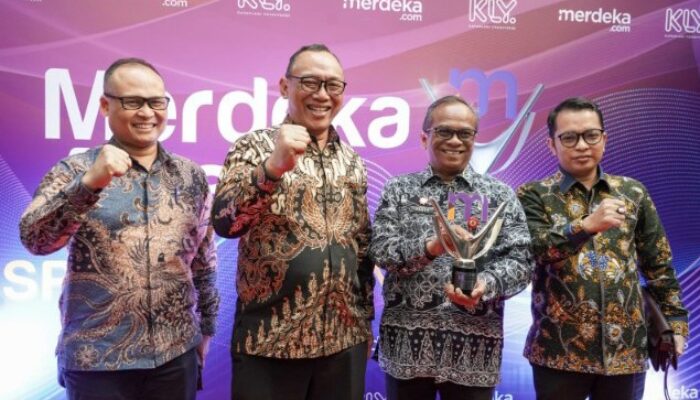Berhasil Kurangi Pengangguran di Cilegon, Wali Kota Helldy Raih Penghargaan Merdeka Awards 2024