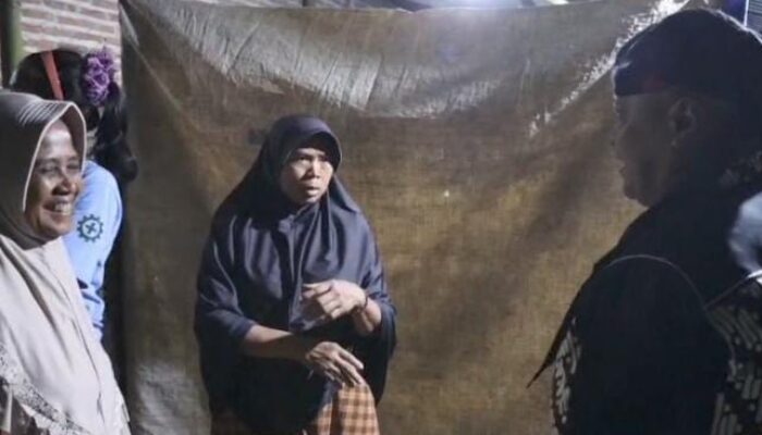 Kapolres Serang Banten Kunjungi dan Bantu Korban Kebakaran di Pamarayan