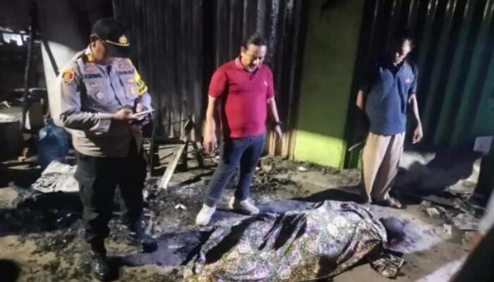 Tabrak Warung Bensin Eceran, Pengendara Motor di Bekasi Tewas Terbakar