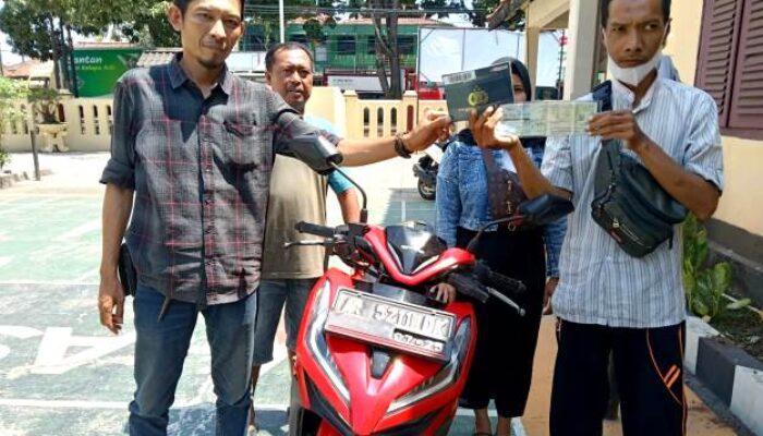 Polsek Ciruas Serang Banten Kembalikan Motor Hilang Milik Warga Palem Singamerta