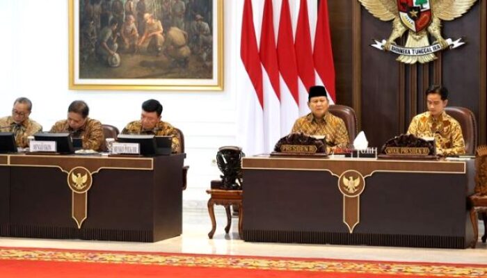 Sidang Kabinet Paripurna Perdana, Presiden Prabowo Tekankan Efisiensi Anggaran Negara dan Pentingnya Kerja Sama Tim