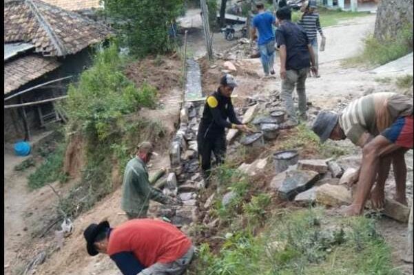 Kades Batukuda Mancak Serang Banten Akui Sering Diteror Oknum Wartawan