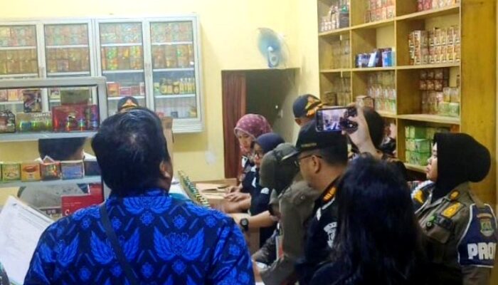 Satpol PP Cilegon Banten Sita Ratusan Botol Miras dan Obat-obatan Terlarang dari Warung Jamu