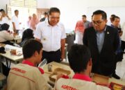 Pj Gubernur Banten Dampingi Komisi II DPR RI Tinjau Pelaksanaan Makan Bergizi Gratis
