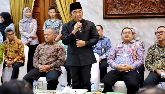 Pj Gubernur Al Muktabar: Provinsi Banten Terus Giatkan Layanan Pendidikan