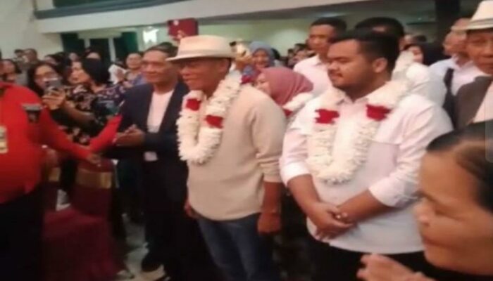 Hadiri Gebyar Budaya Subang, Cabup Kang Jimat Disambut Tarian Sumatra Barat