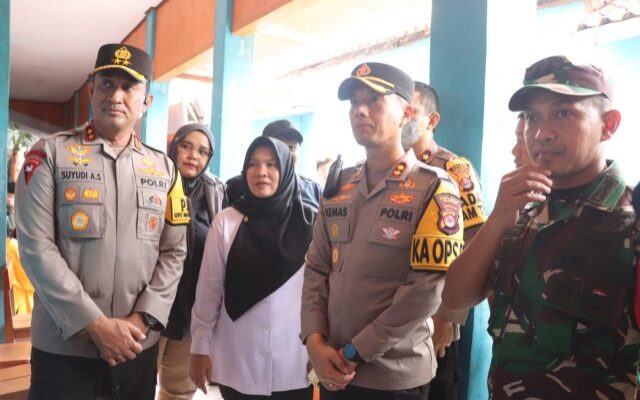 Kapolda Banten Respon Cepat TPS 21 di Cilegon Roboh Saat Pilkada 2024