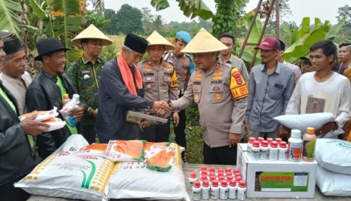 Arahan Presiden dan Kapolri, Kapolres Serang Banten Berikan Bantuan Bibit Jagung, Pupuk dan Dana Pengelolaan Lahan