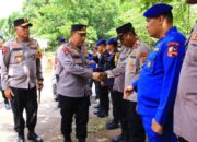 Kapolri Tinjau Posko Pengungsi Erupsi Gunung Lewotobi di NTT