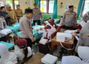 Polres Serang Banten dan Insan Pers Makan Siang Bergizi bersama Siswa SD Taman Ciruas Permai
