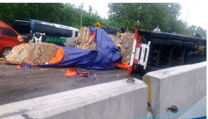 1 Orang Meninggal 27 Luka-luka, Truk Tronton Rem Blong Penyebab Tabrakan Beruntun di Jalan Tol Cipularang KM 92