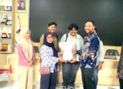 Puluhan Aliansi Mahasiswa Serang Banten Gelar Aksi di Depan Kantor KPU, Ada Apa?