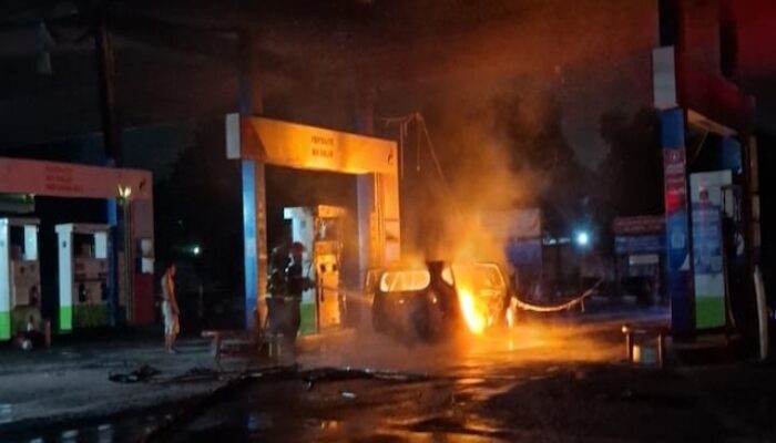 Menjelang Natal, Mobil Meledak di SPBU Subang