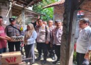Peduli Sesama, Polsek Kedungwaringin Bekasi Jenguk Warga Sakit Desa Waringin Jaya dan Beri Bantuan