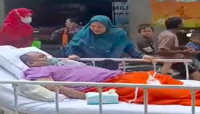 RS Tiara Bekasi Terbakar, Ratusan Pasien Dievakuasi