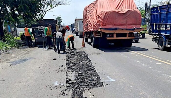 Kapolsek Cikande Sampaikan Keluhan Warga, BPJN Banten Gercep Perbaikan Jalan Rusak