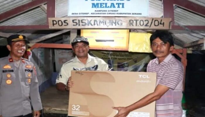 Serahkan Bantuan Televisi, Kapolres Serang Banten Minta Warga Terus Ronda Malam Jaga Kamtibmas 