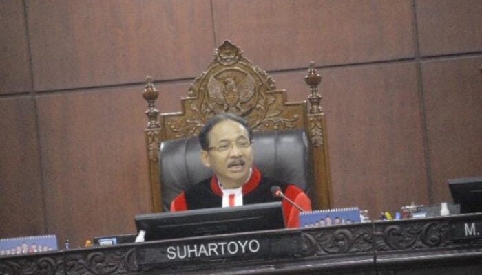 Pemalsuan Usia Kelahiran Jadi Perhatian Ketua Hakim MK di Sidang Gugatan Pilkada Subang