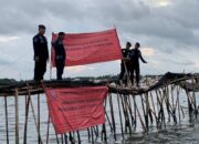 Tidak Kantongi Izin KKPRL, KKP Segel Pagar Laut di Desa Segarajaya Tarumajaya Bekasi