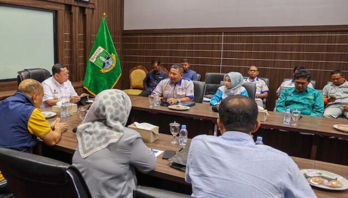 Pj Gubernur Banten A Damenta Terima Audiensi Serikat Pekerja