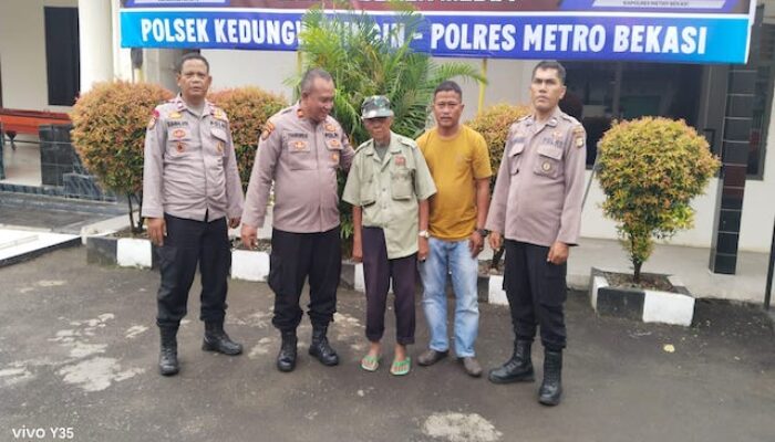 Hilang dari Rumah Tak Tahu Jalan Pulang, Polsek Kedungwaringin Bekasi Kembalikan Kakek 91 Tahun ke Keluarganya