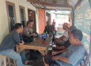Kegiatan Sambang dan Silaturahmi Warga, Bhabinkamtibmas Polsek Sukatani Bekasi Awali 2025 dengan Warga Desa Sukahurip