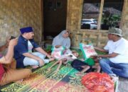 Relawan Anak Kampung dan PWI Banten Berikan Sembako Penderita Hidrosefalus