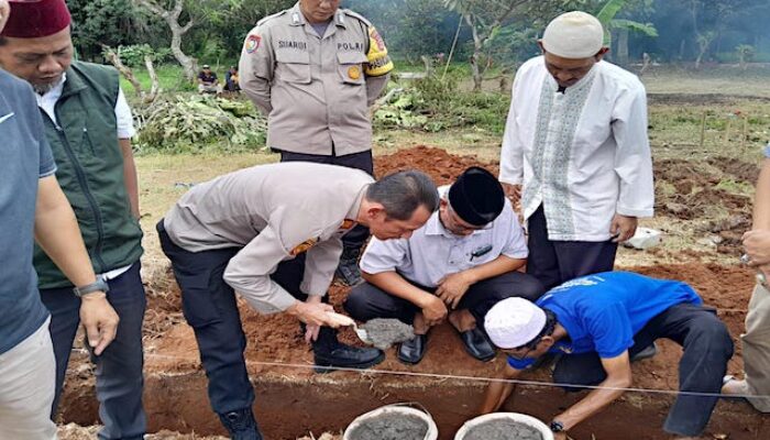Kapolsek Cikande Serang Banten Peletakan Batu Pertama Pembangunan Mushola
