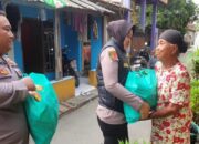 Aparat Polsek Kedungwaringin Rutin Berbagi Sembako pada Warga Kurang Mampu