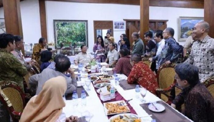Presiden Prabowo Undang Pimred Media Massa di Kediamannya