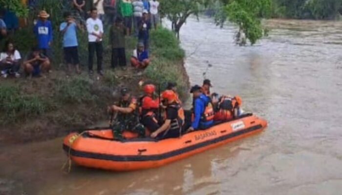 Hilang Selama 24 Jam di Sungai Cibanten, Lansia Bernama Fadli Ditemukan Tewas
