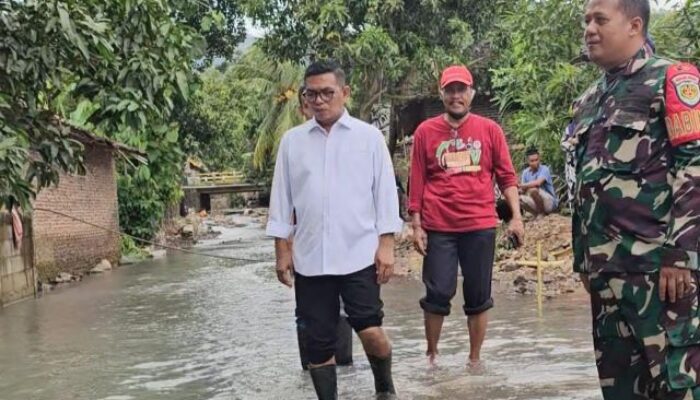 Gubernur Andra Soni Tinjau Pendangkalan Sungai Imbas Banjir di Padarincang, 3 Alat Berat Diturunkan