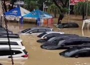 Kota Bekasi Lumpuh Diterjang Banjir, Puluhan Mobil Terendam, Tri Adhianto: Ini Terburuk