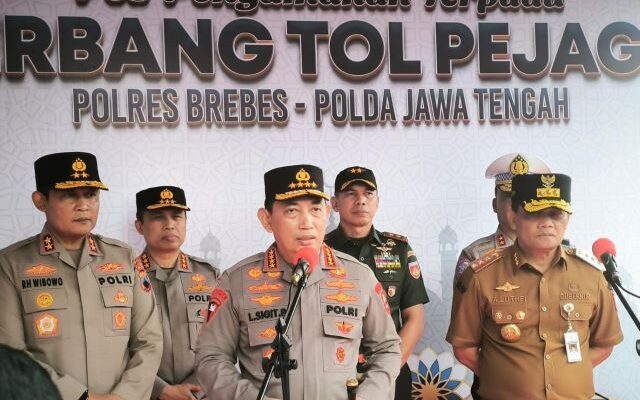Kapolri Turun ke Posko Terpadu, Pastikan Kesiapan Personel Operasi Ketupat 2025