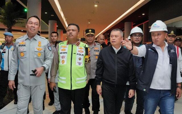 Dirut ASDP Dampingi Kakorlantas Polri dan Menhub Pantau Hari Pertama Operasi Ketupat 2025