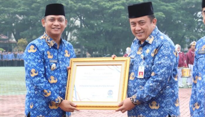 Kepatuhan Pelayanan Publik Zona Hijau, Pemkab Bekasi Raih Penghargaan Ombudsman RI