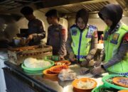 Terjunkan Ramdurlap, Satbrimob Polda Banten Berikan Fasilitas Makan Bagi Para Pemudik